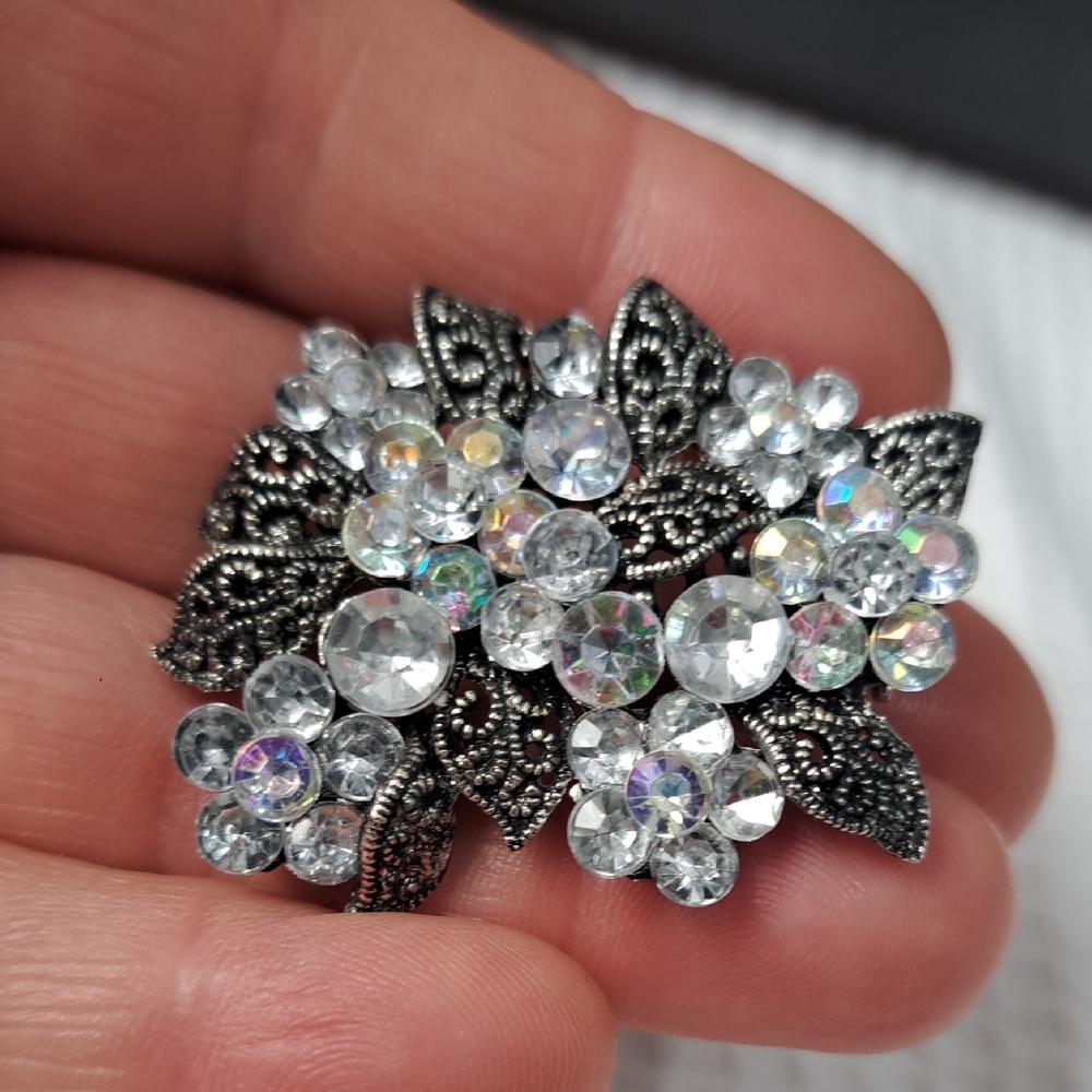 Vintage Brooch 9/5